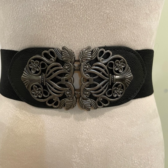 Accessories - NWOT NEVER WORN Elegant Black Belt with Ornate Silver Buckle. Awesome belt!